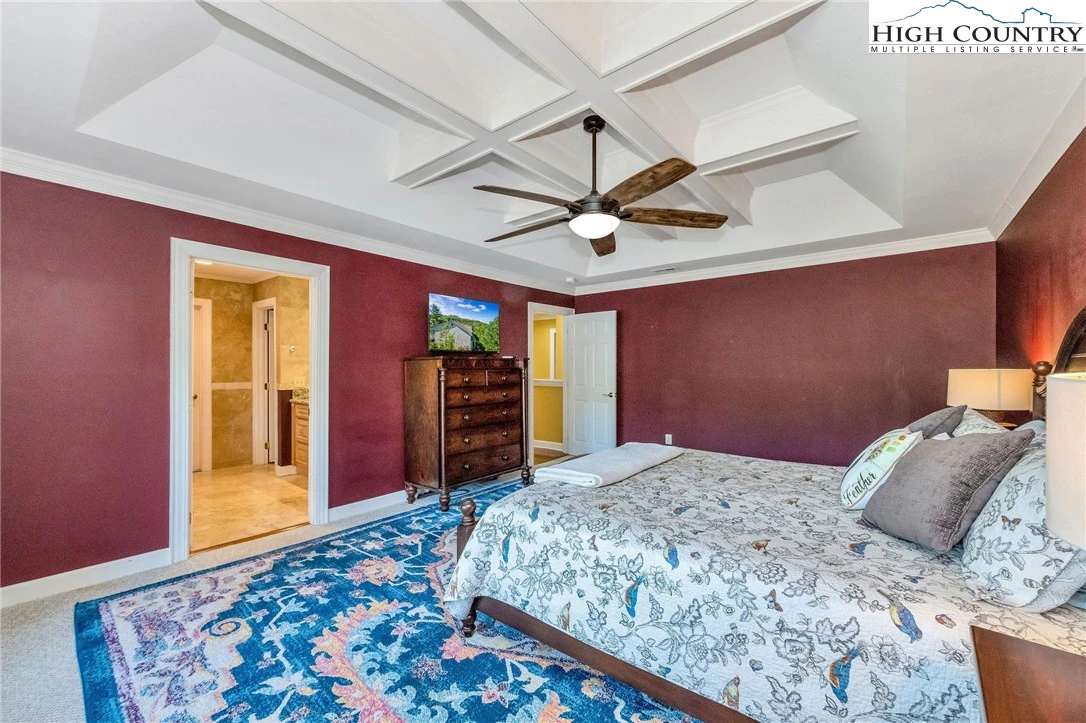 Image number 4 for the current listing