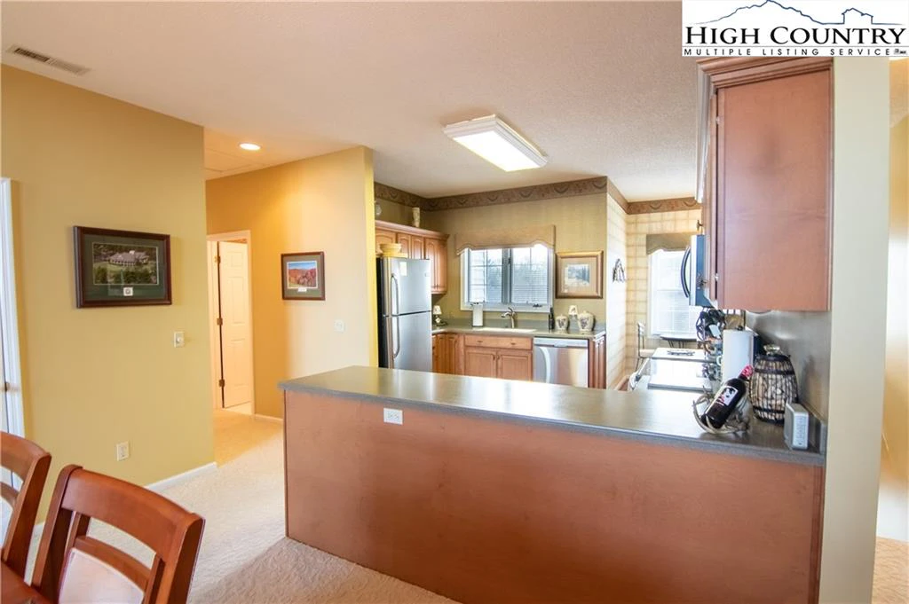 Image number 18 for the current listing