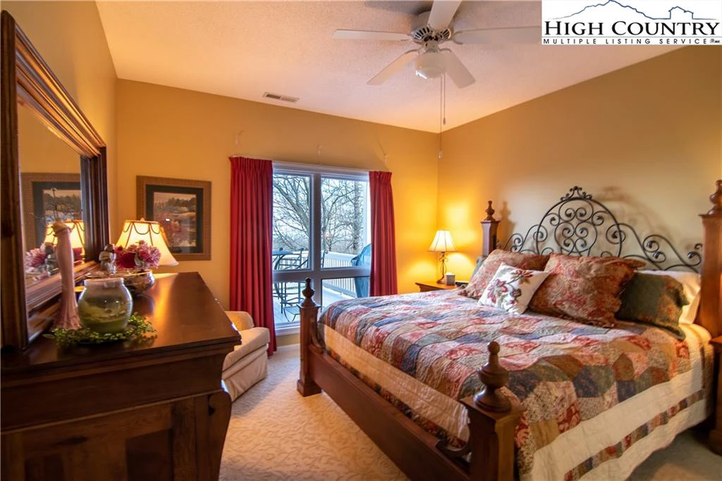 Image number 2 for the current listing