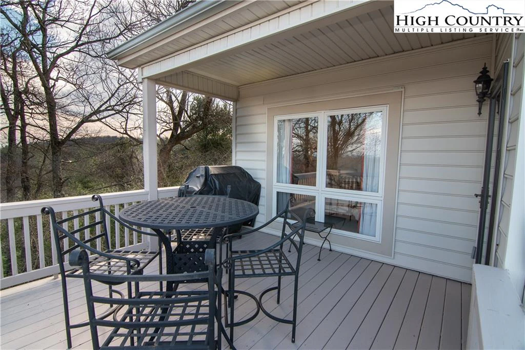 Image number 9 for the current listing
