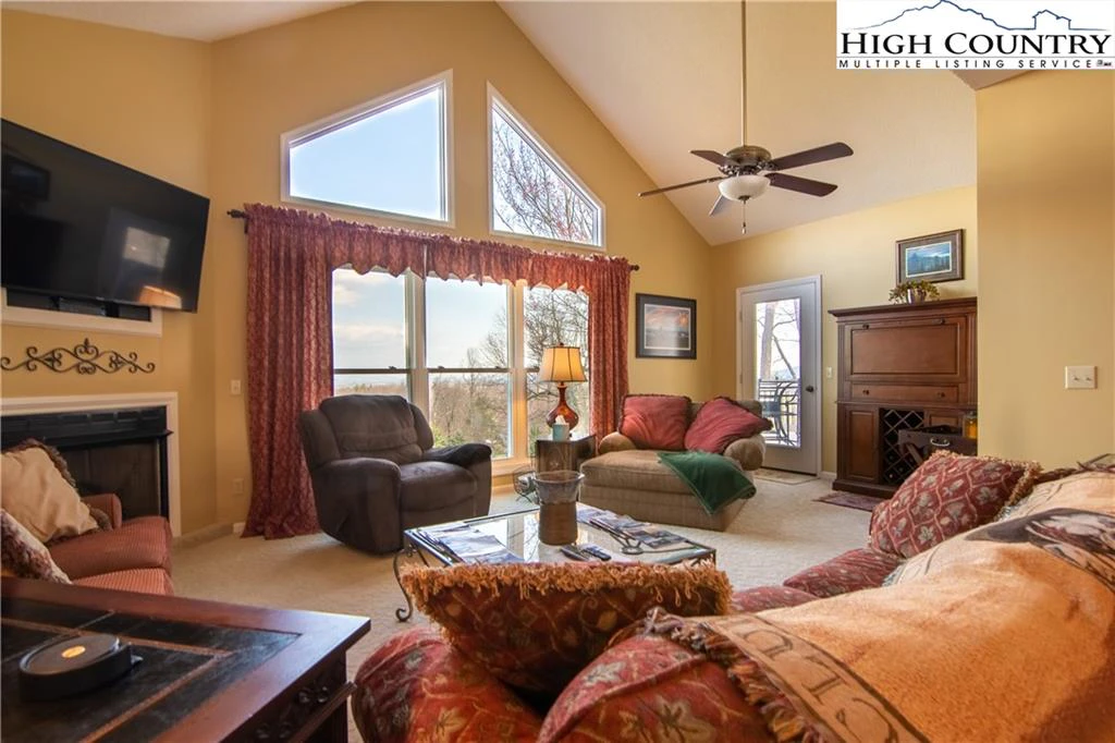 Image number 21 for the current listing