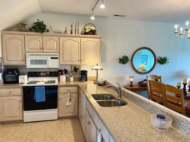 Image number 4 for the current listing