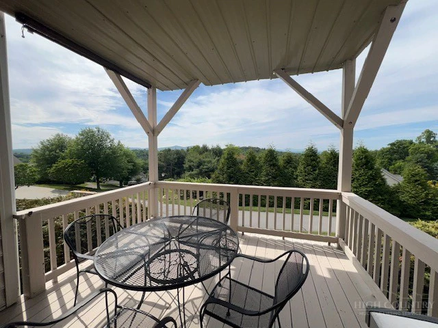 Image number 14 for the current listing
