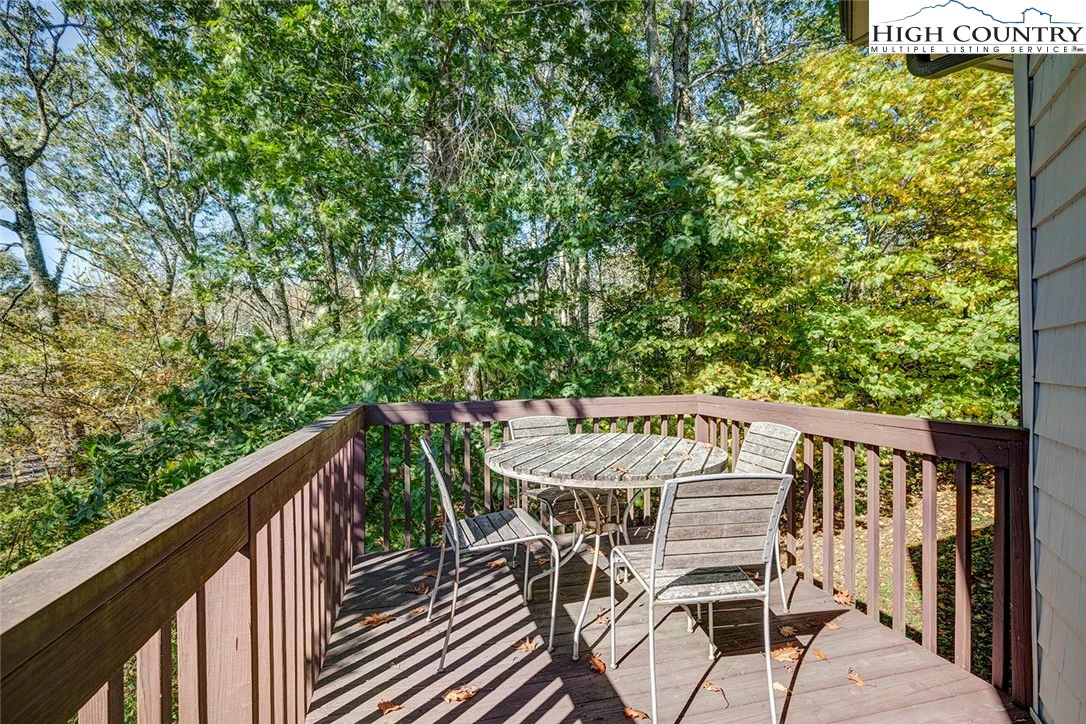 Image number 12 for the current listing