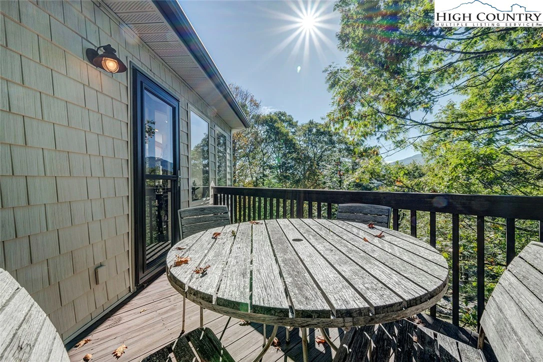 Image number 11 for the current listing