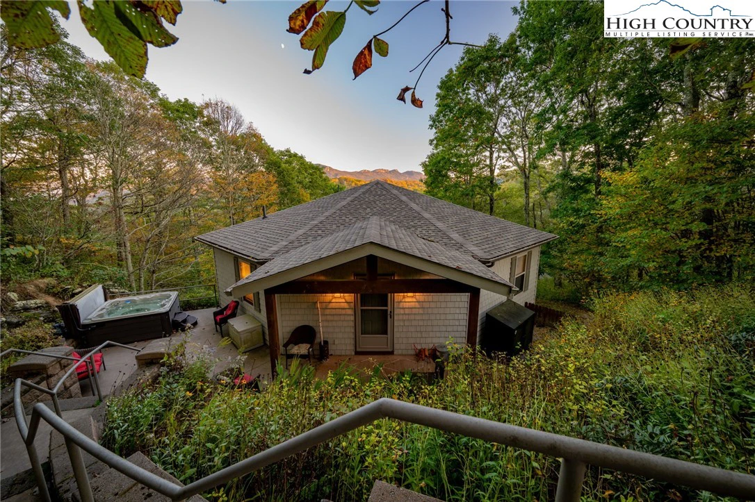 Image number 5 for the current listing