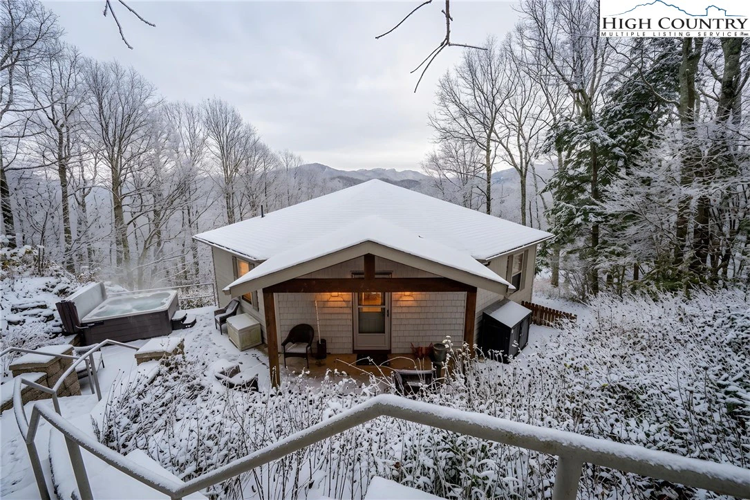 Image number 1 for the current listing