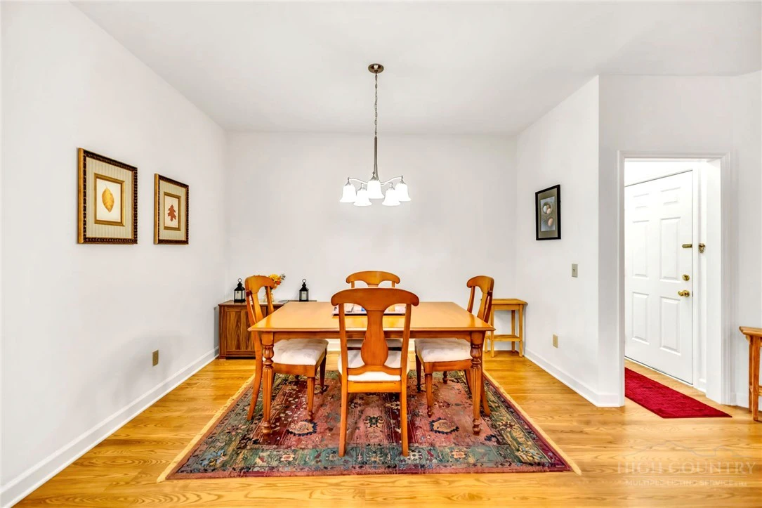 Image number 8 for the current listing