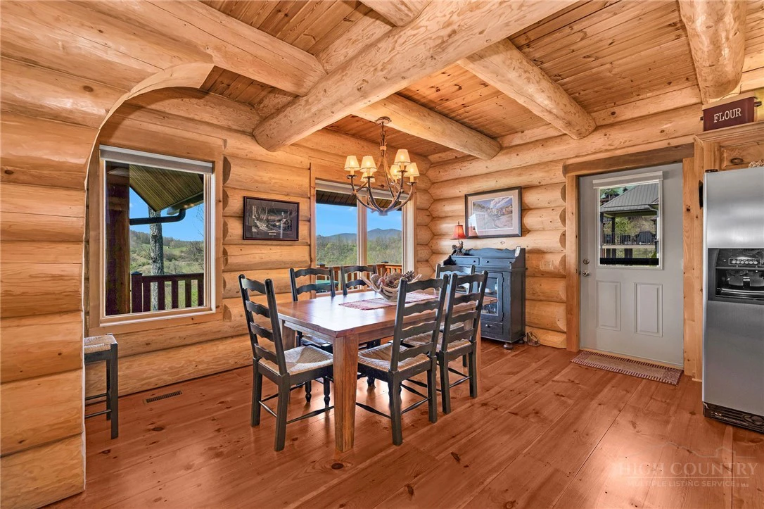 Image number 3 for the current listing