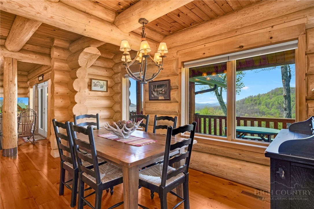 Image number 4 for the current listing