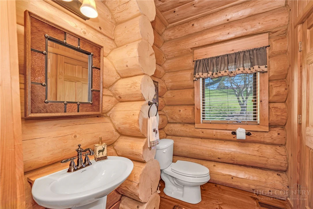 Image number 5 for the current listing