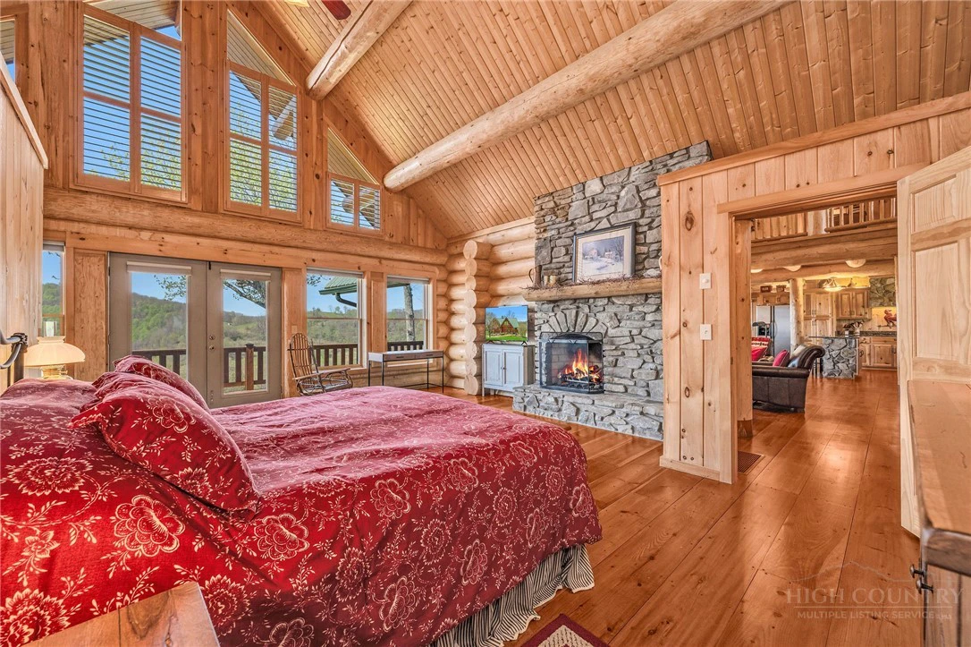 Image number 8 for the current listing