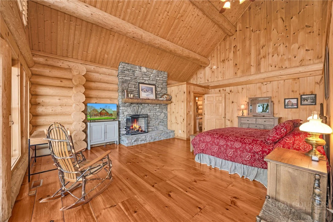 Image number 9 for the current listing