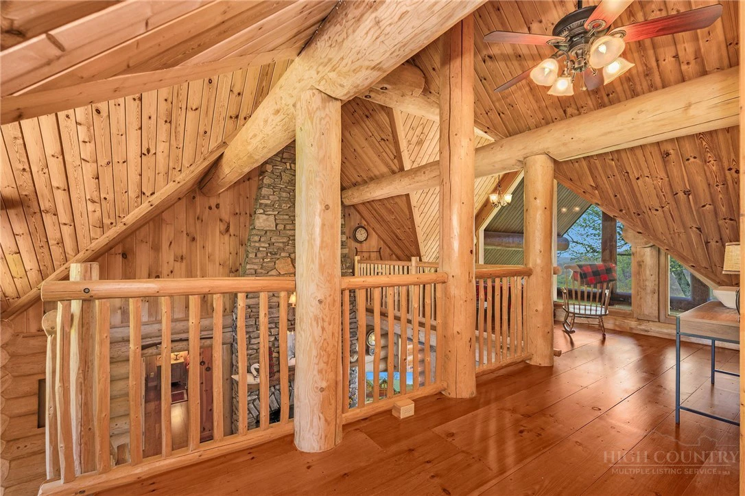 Image number 12 for the current listing