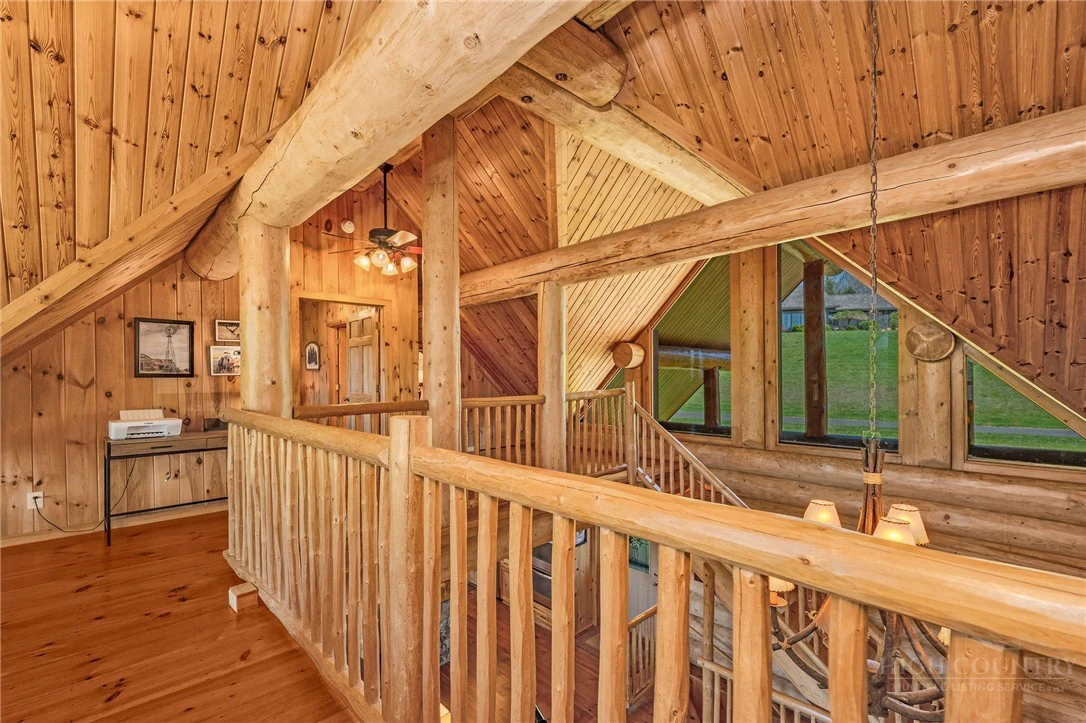 Image number 2 for the current listing