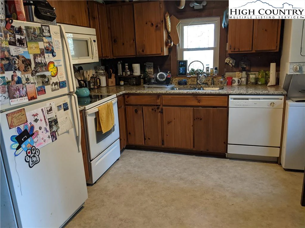 Image number 4 for the current listing
