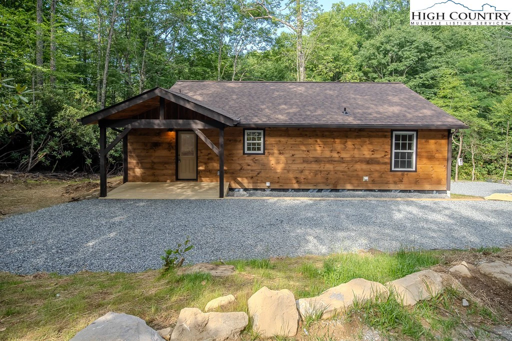 Image number 1 for the current listing