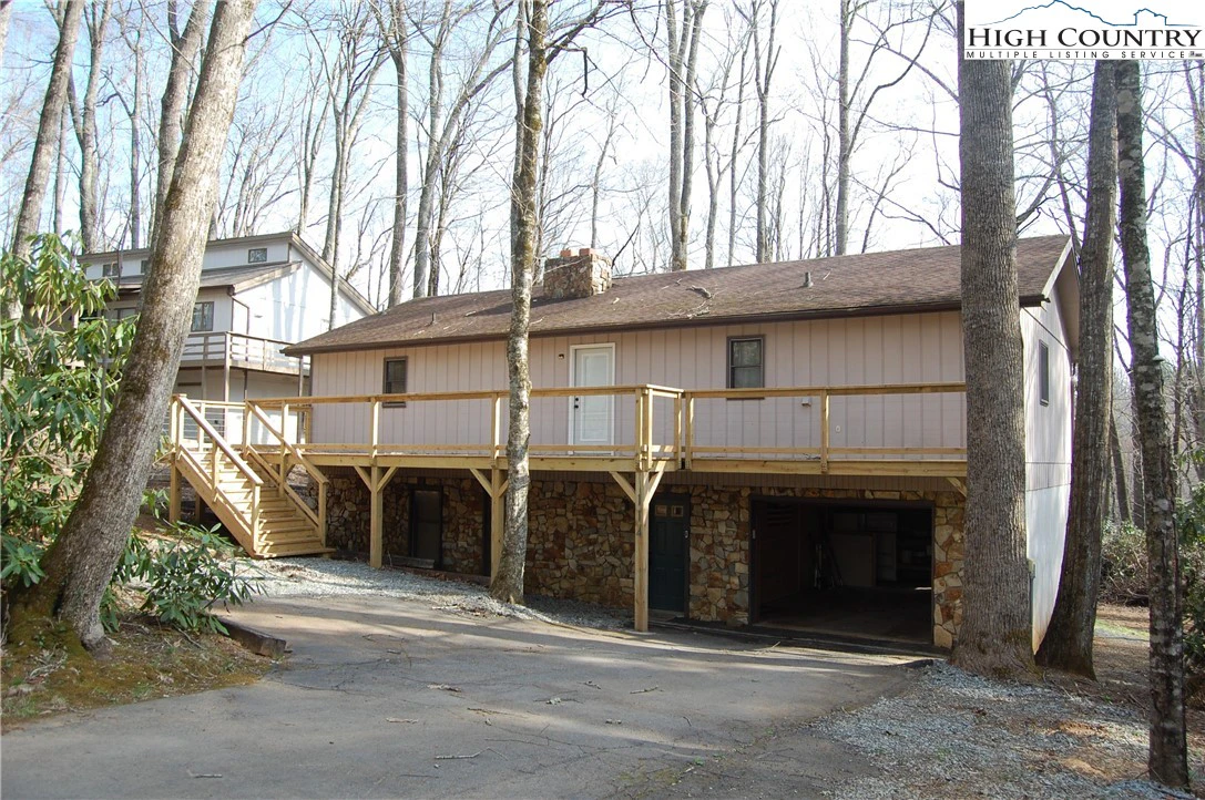 Image number 1 for the current listing