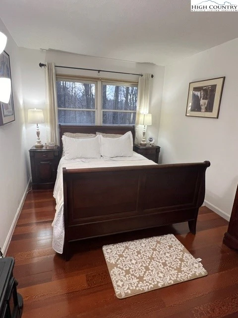 Image number 14 for the current listing