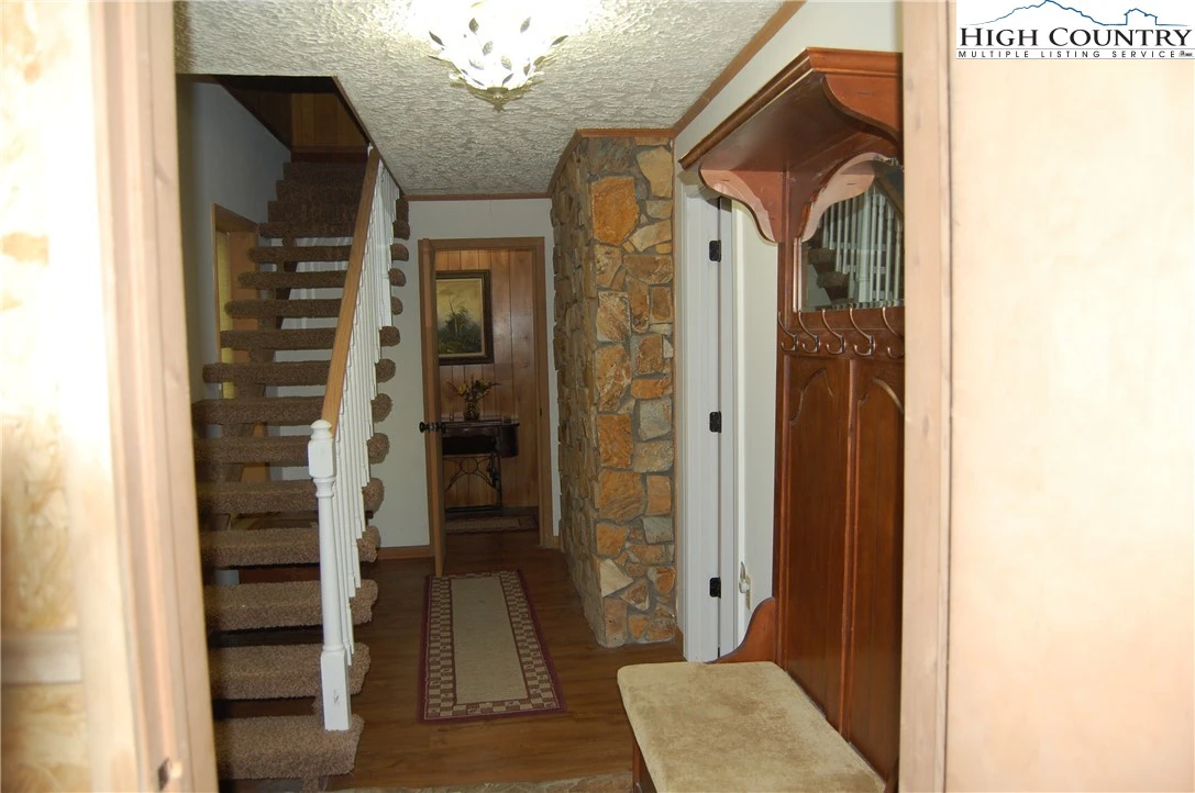 Image number 3 for the current listing