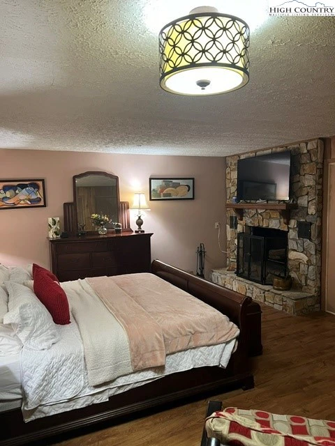 Image number 5 for the current listing