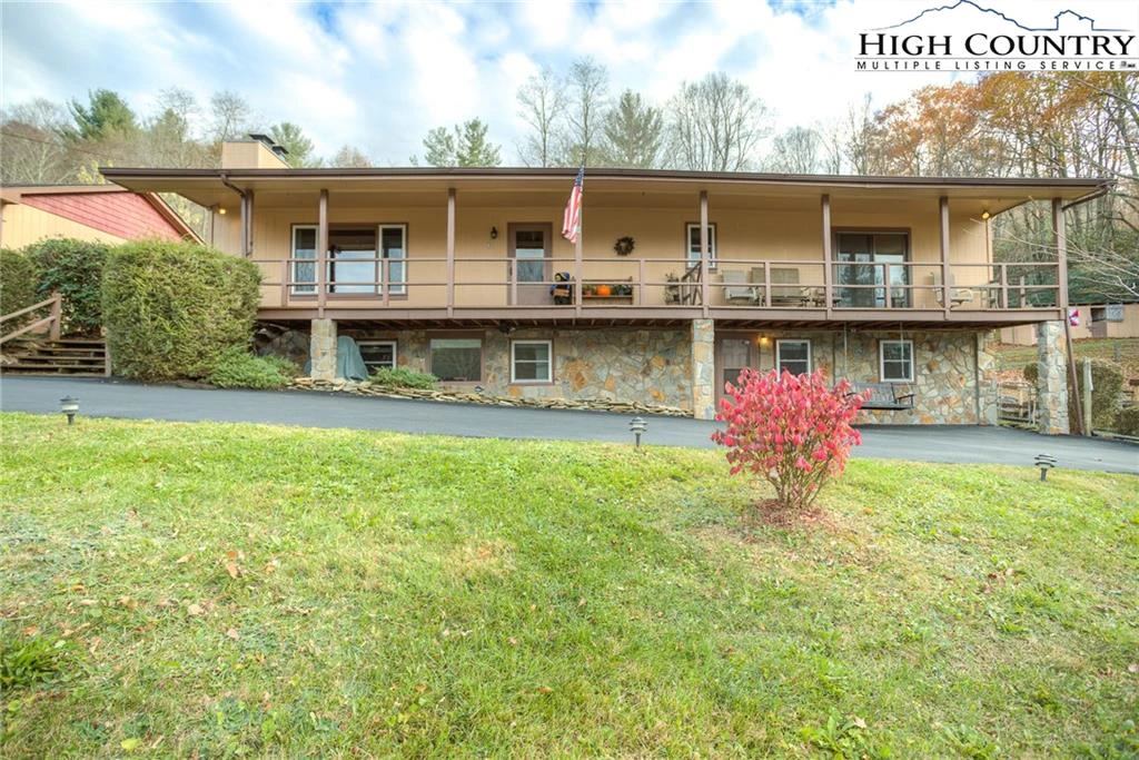 Image number 1 for the current listing