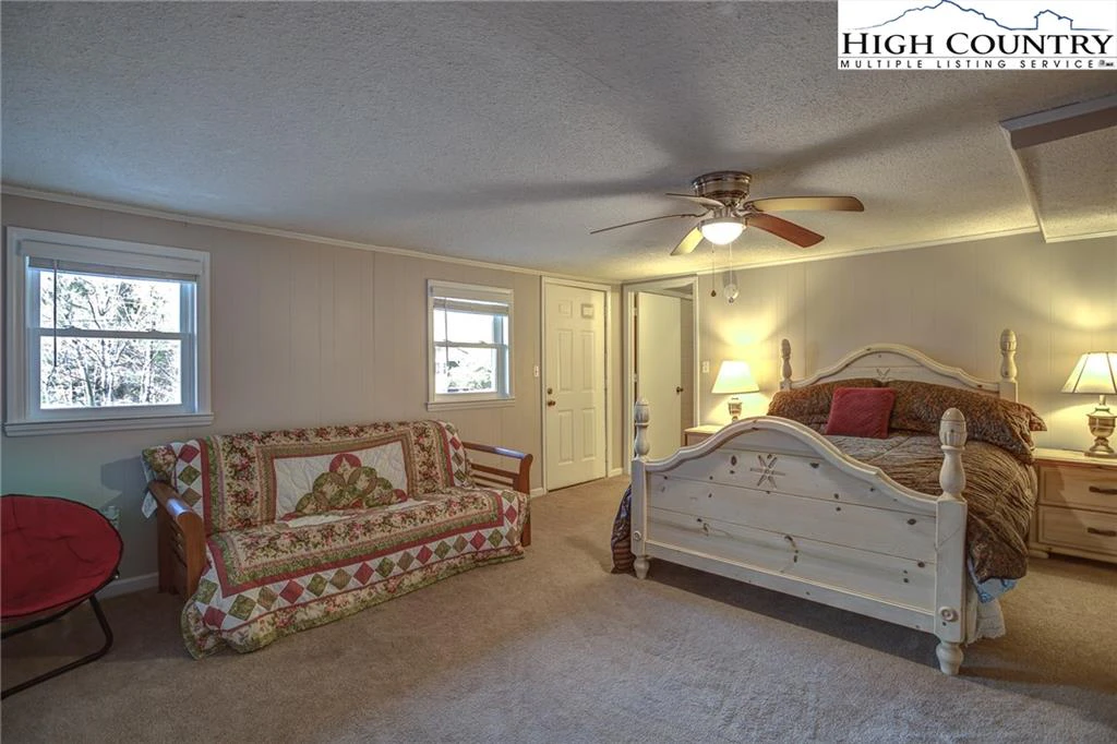 Image number 8 for the current listing