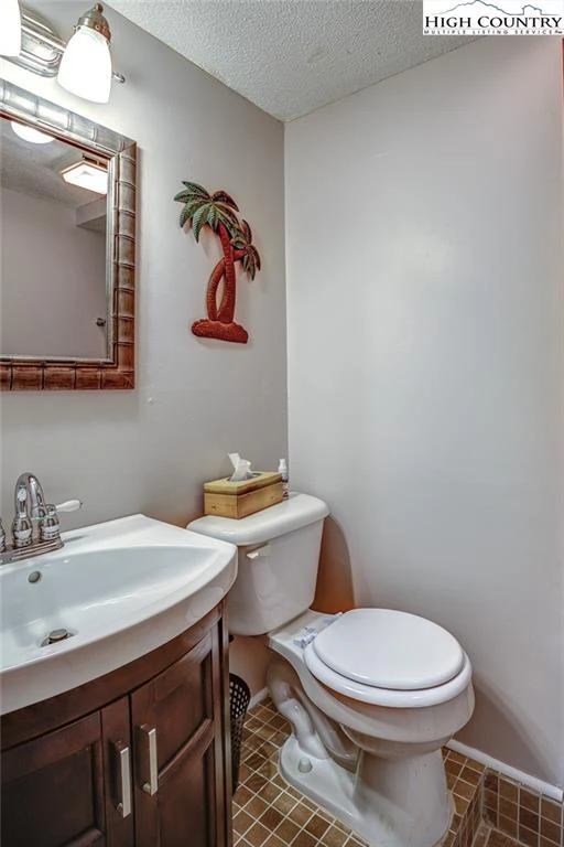 Image number 11 for the current listing