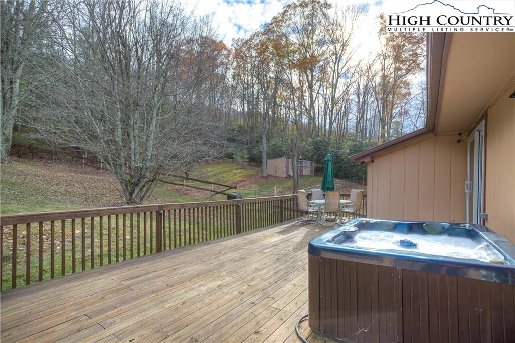 Image number 12 for the current listing