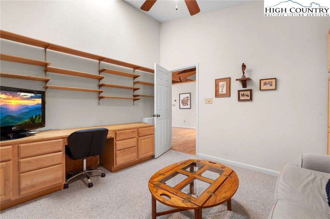 Image number 6 for the current listing