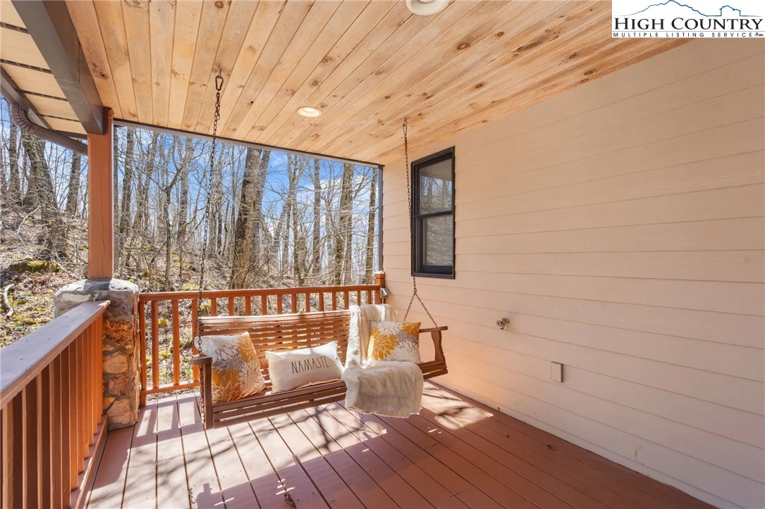 Image number 9 for the current listing
