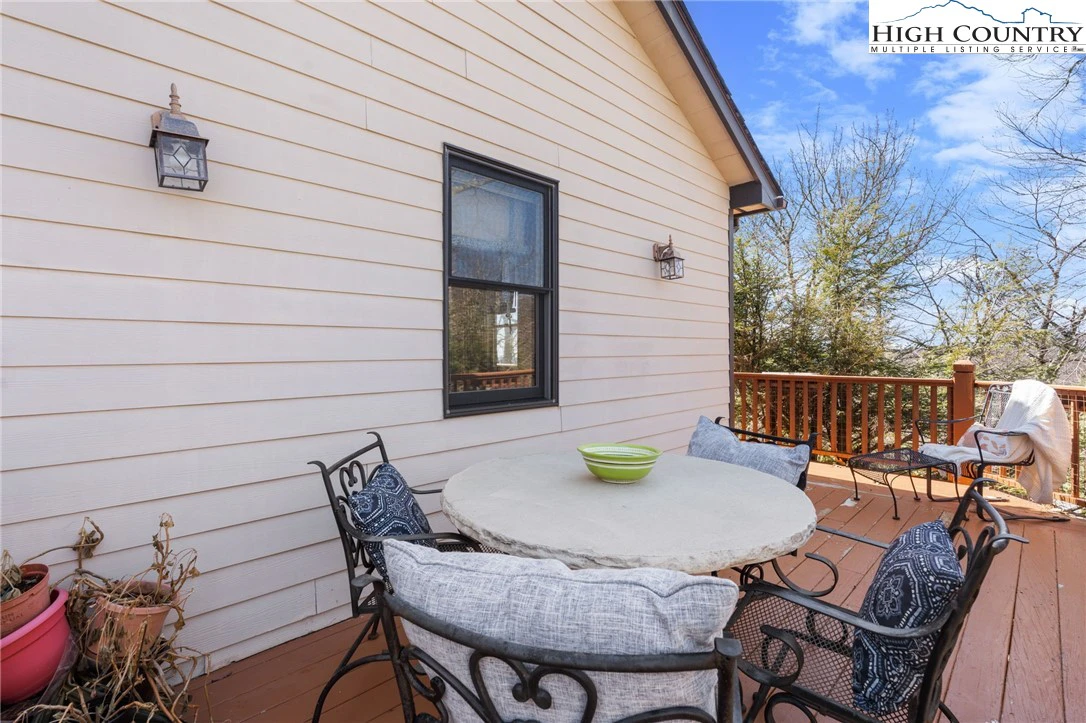 Image number 13 for the current listing