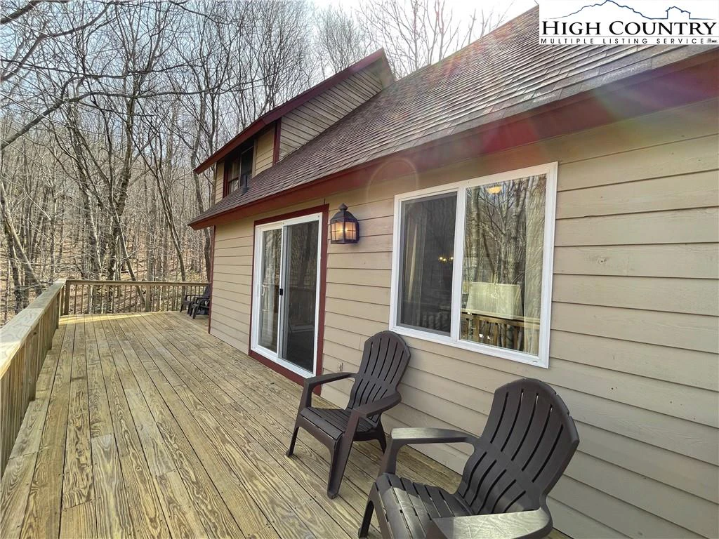 Image number 17 for the current listing