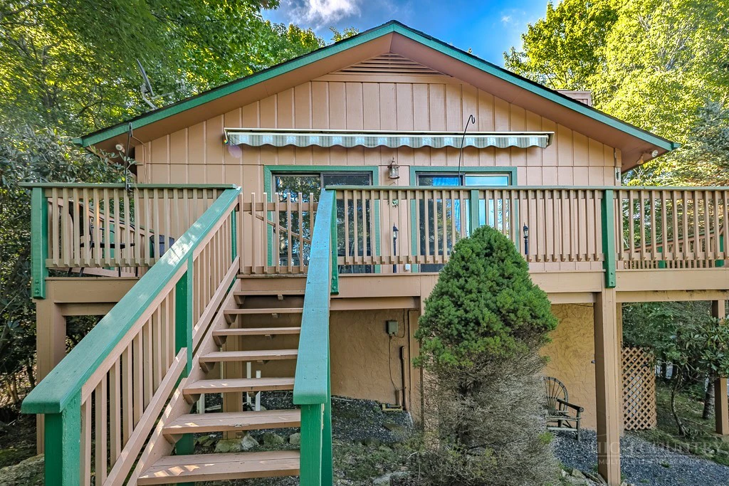 Image number 1 for the current listing