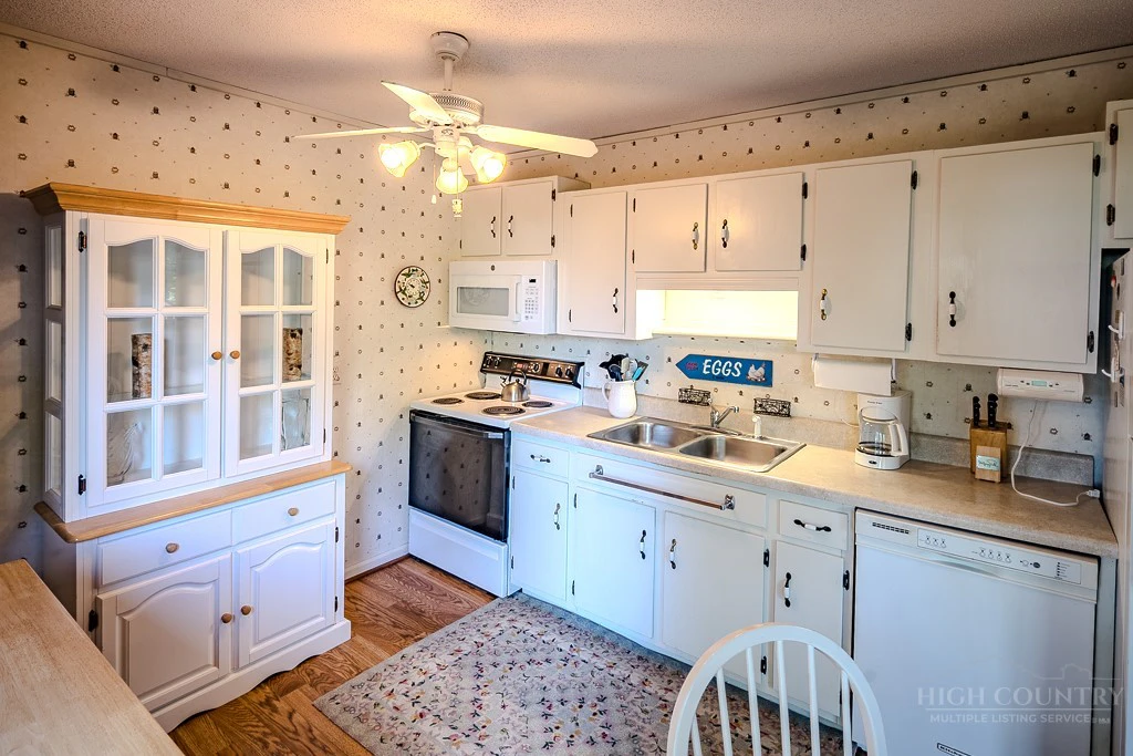 Image number 7 for the current listing