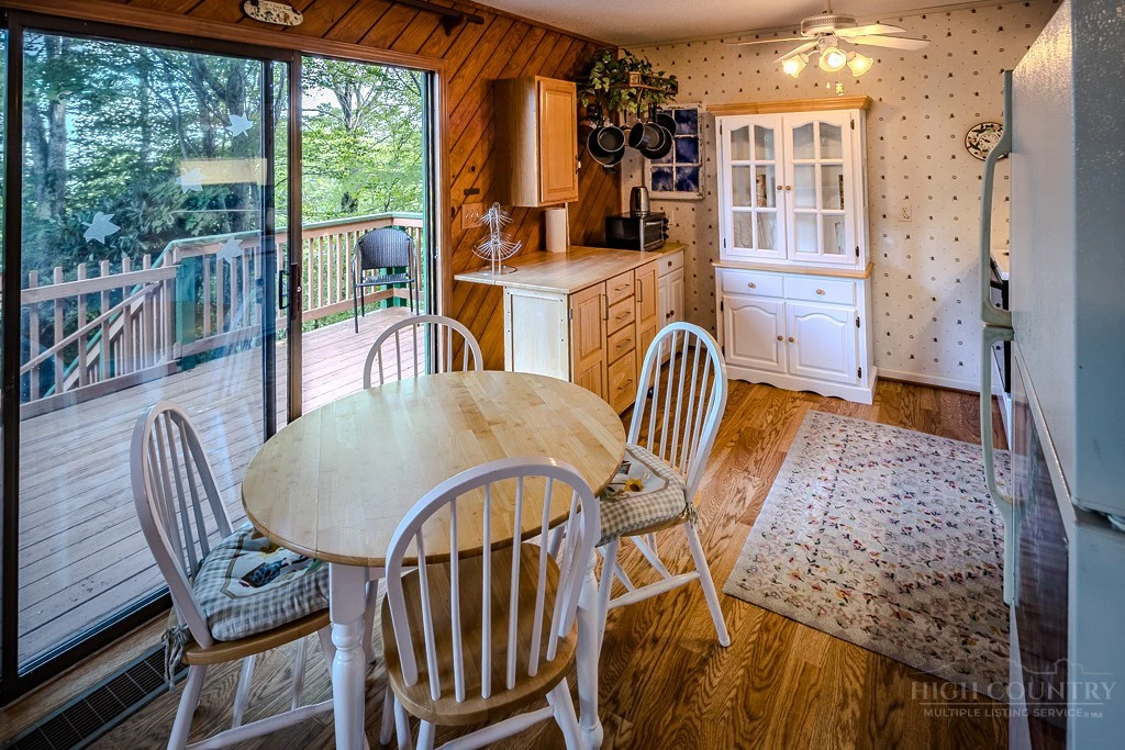 Image number 10 for the current listing