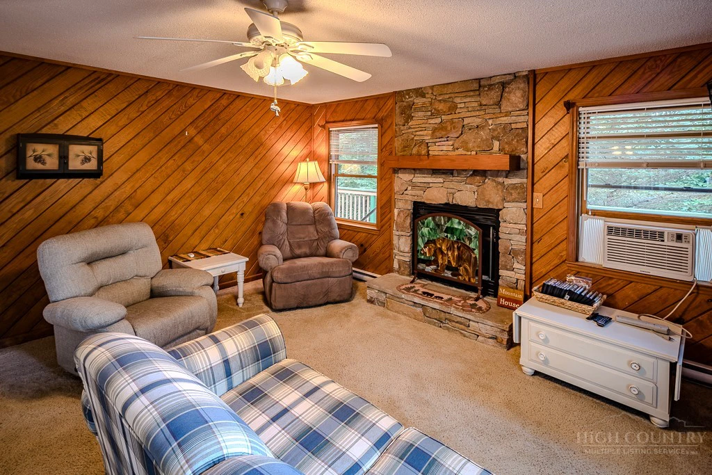 Image number 12 for the current listing