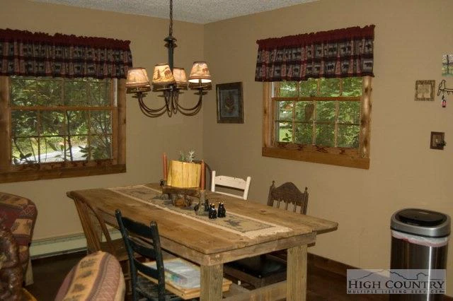 Image number 6 for the current listing