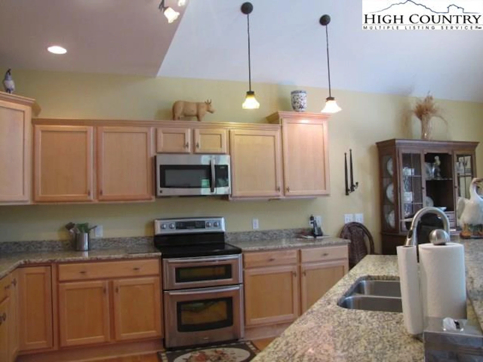 Image number 13 for the current listing