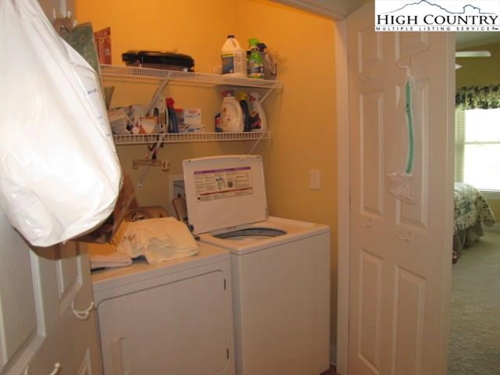 Image number 4 for the current listing