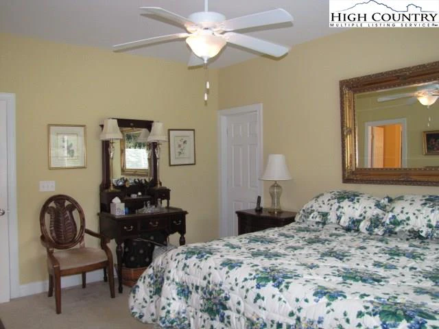 Image number 7 for the current listing