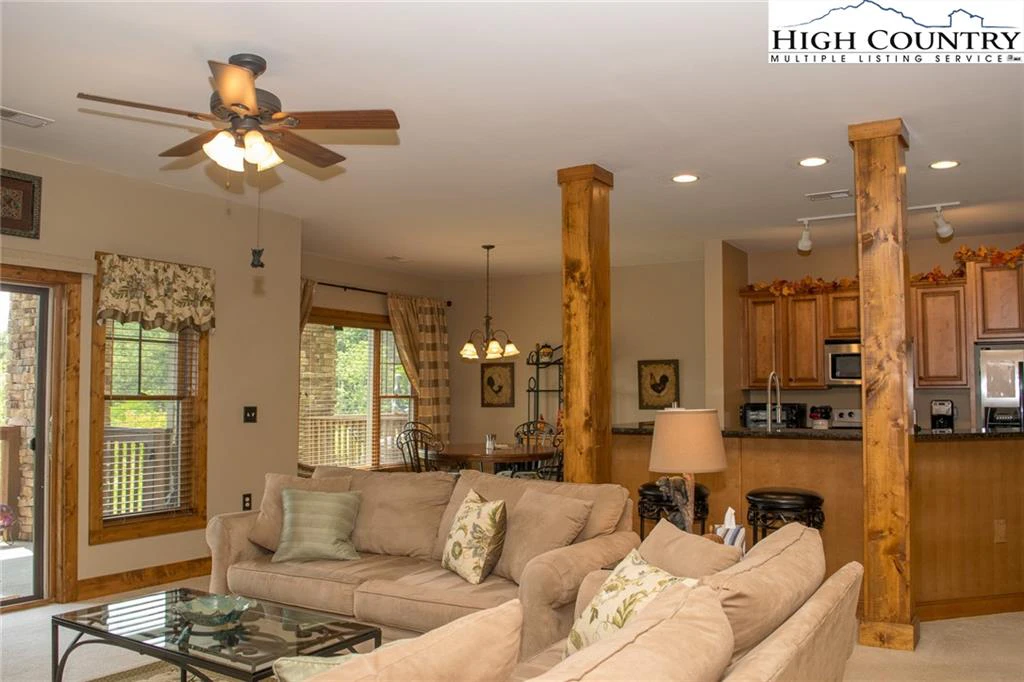 Image number 12 for the current listing