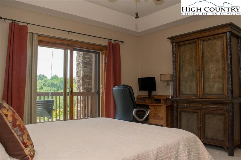 Image number 5 for the current listing