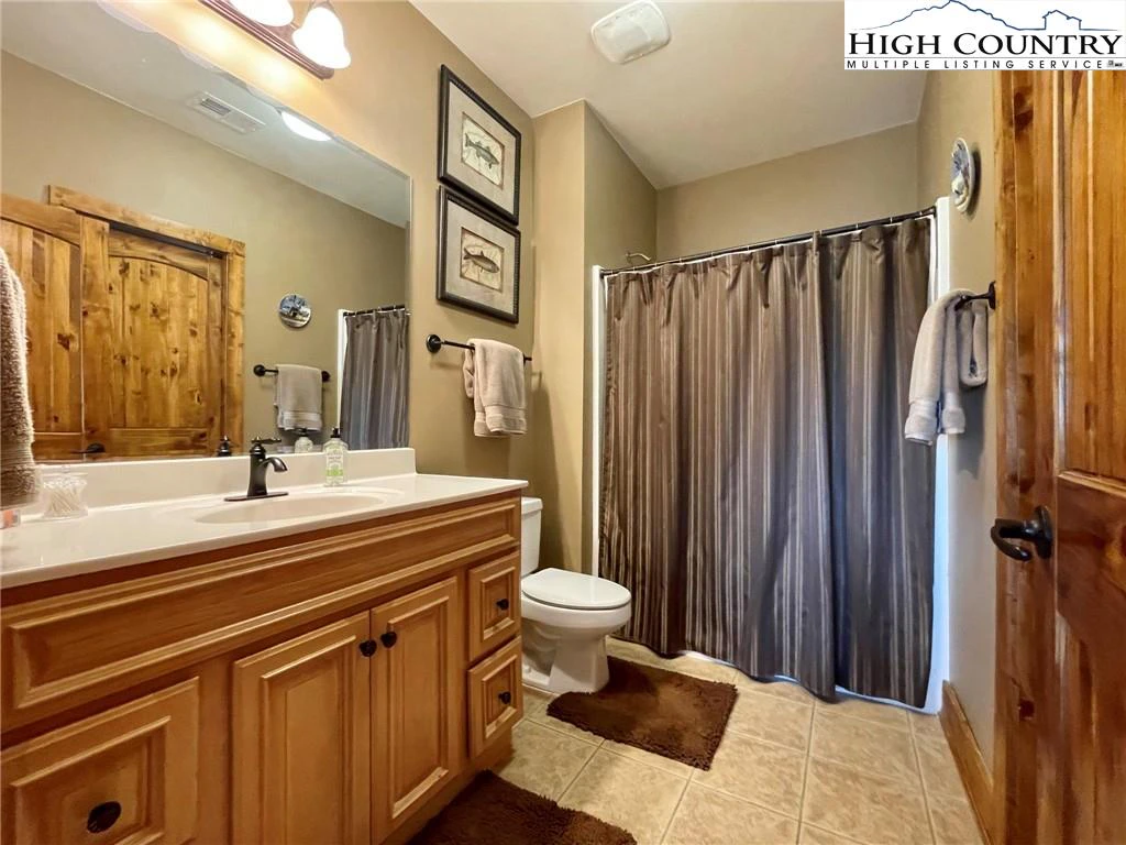 Image number 10 for the current listing