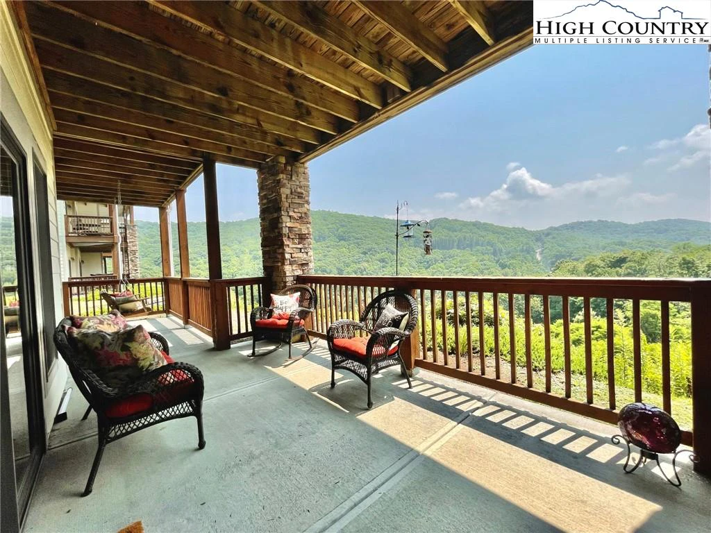 Image number 11 for the current listing