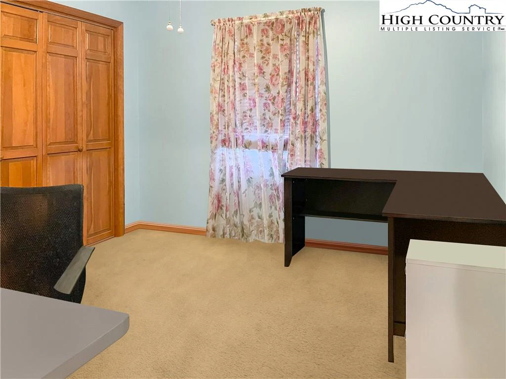Image number 8 for the current listing