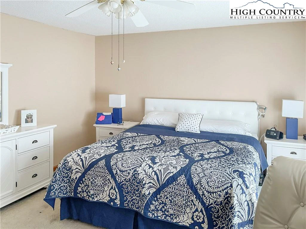 Image number 6 for the current listing