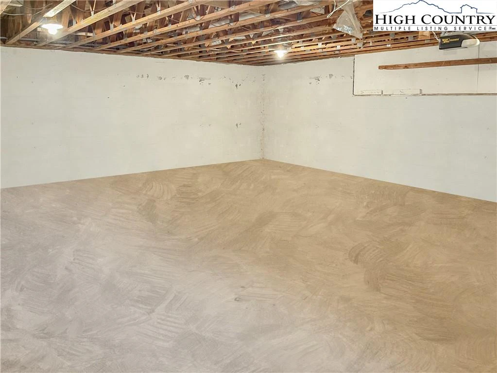 Image number 4 for the current listing