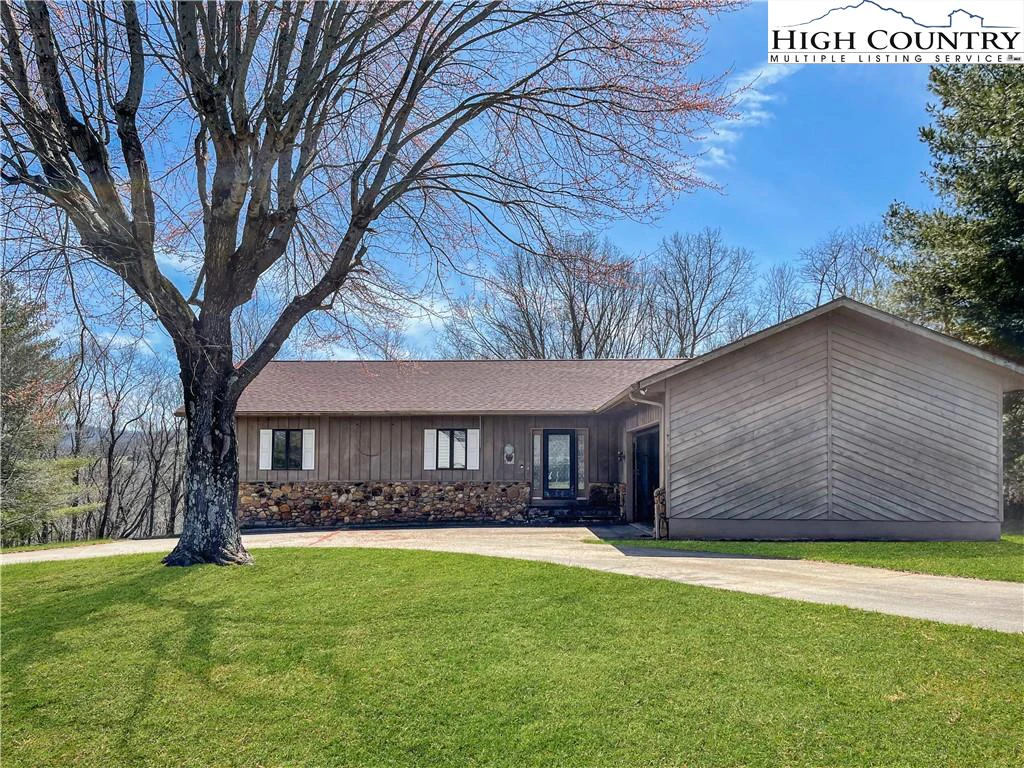 Image number 17 for the current listing