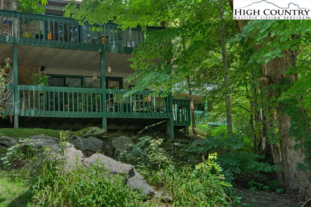 Image number 1 for the current listing